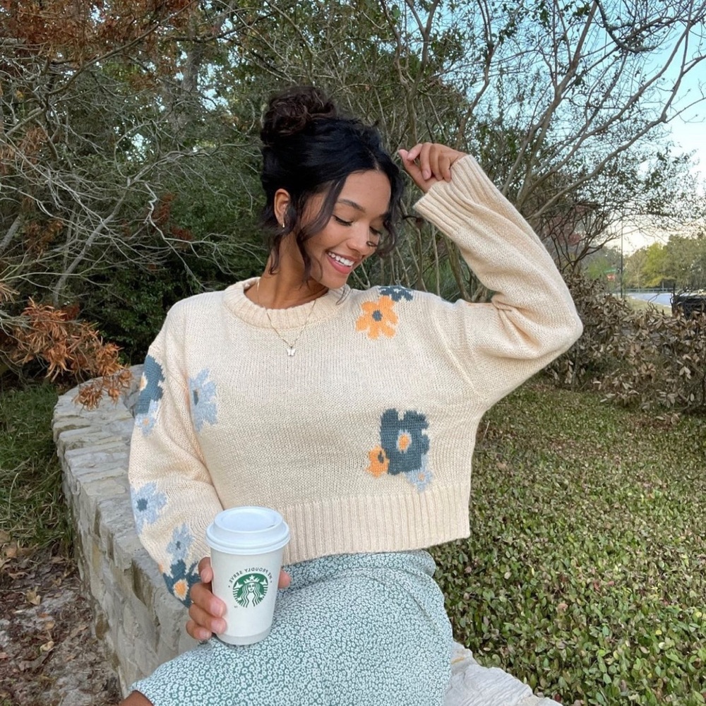 NEVER WORN Grey Bandit Flower Sweater